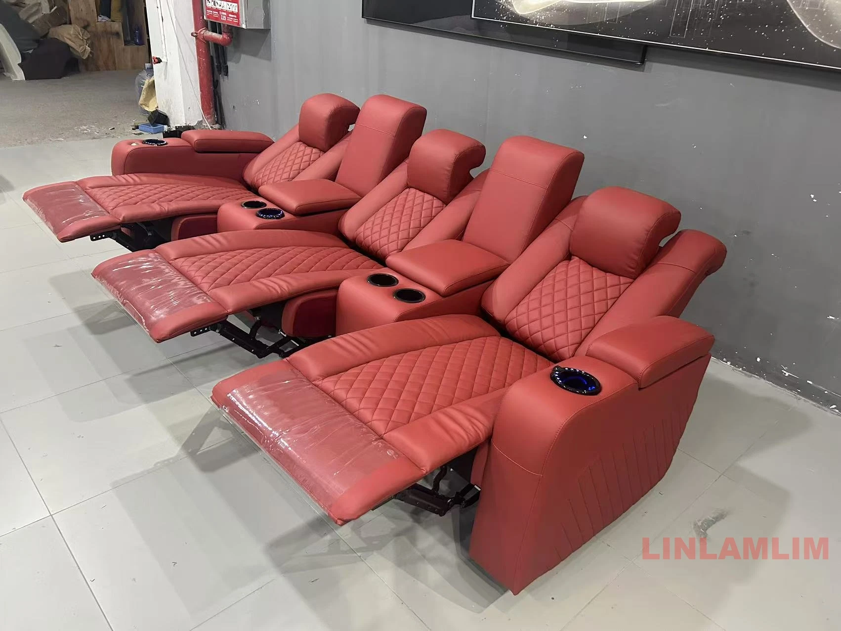 Linlamlim-カップホルダー付きの豪華な3人掛けリクラ - Home Cinema Center のレビューと価格